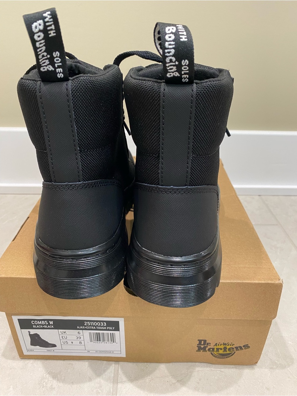 NEW in Box Dr. Martens Combs W Black Boots size 8 - Picture 4 of 12